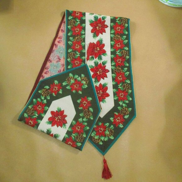 Tapestry Poinsettia Christmas Table Runner With Red Tassels 35" X 13" Festive Fl - Picture 2 of 6